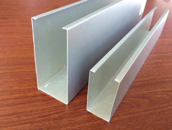 1588733322117115.jpg 木纹铝方通11.jpg